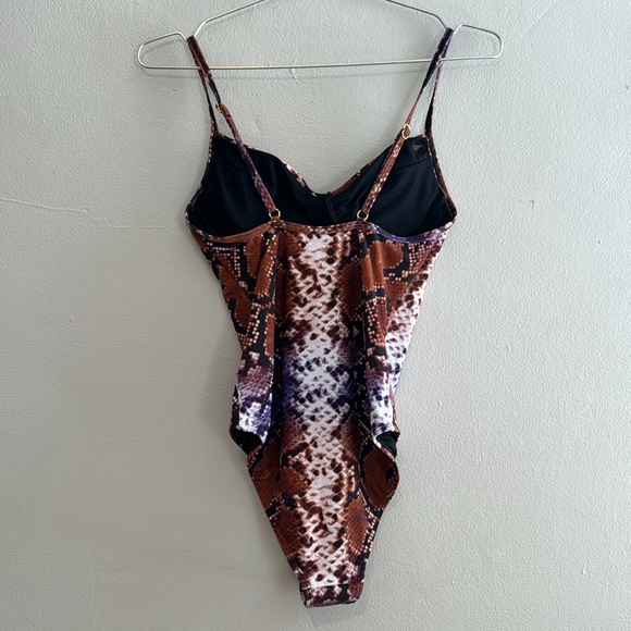 NWOT Sandy Beach Snake Skin One piece swimsuit - Picture 4 of 8